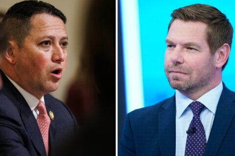 Congresistas de California y Texas renuncian oficialmente al Congreso tras escándalo sexual