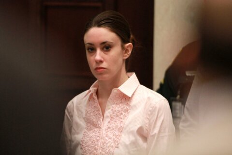 Acusada de matar a su bebé recién nacido tenía fotos de Casey Anthony en su celular: autoridades