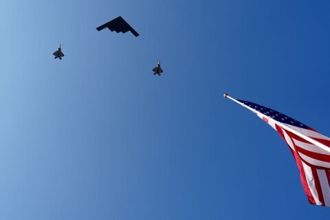 Irán derriba avión militar de EEUU: Washington intensifica búsqueda de piloto desaparecido