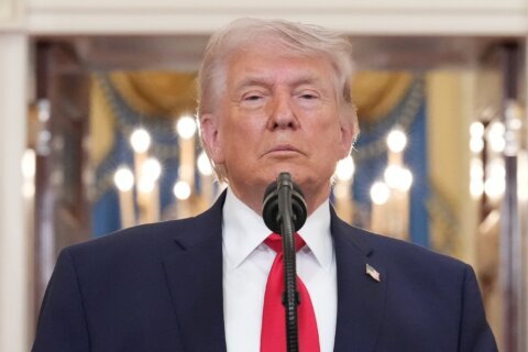 Trump califica rescate de piloto en Irán como ‘milagro de Pascua’