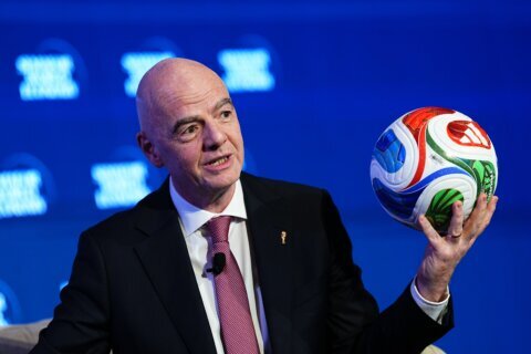 FIFA analiza un aumento del dinero que distribuye entre naciones que juegan el Mundial