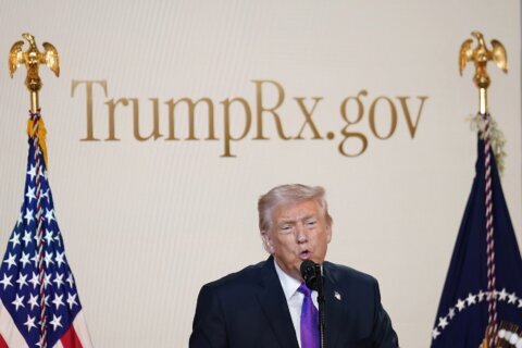 Farmacéuticas subieron precios de varios medicamentos pese a acuerdos con Trump, según informe