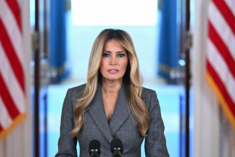 Melania Trump niega vínculos con Epstein y llama al Congreso a que escuche a sus víctimas