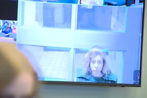 ‘Los estrangulé”: madre de Massachusetts acusada de matar a sus hijos de 6 y 7 años