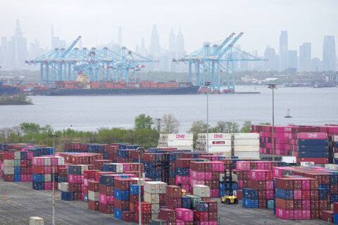 1 person has died after blast at New York City shipyard that also injured 36 people, officials say.