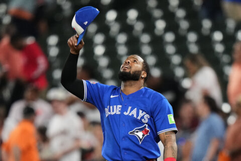 Blue Jays erase a 5-run deficit in 2 innings and beat the Orioles 6-5