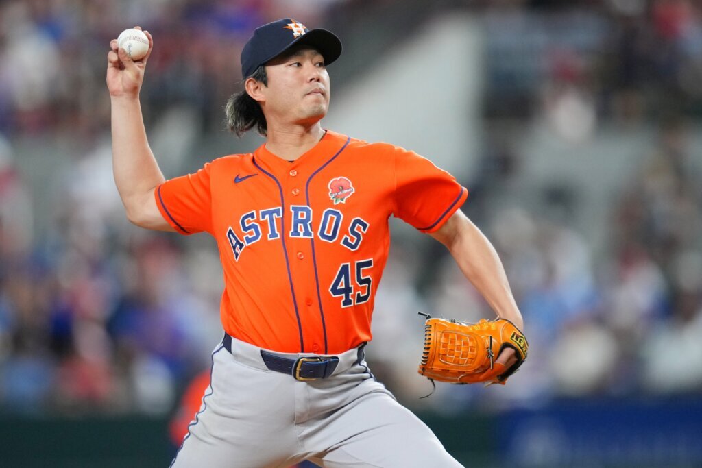 Houston Astros working on a no-hitter through 8 innings against the Texas Rangers