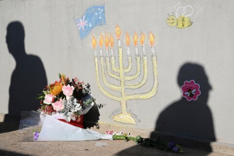 Australian police plan to form a heavily armed team in response to Bondi Beach massacre