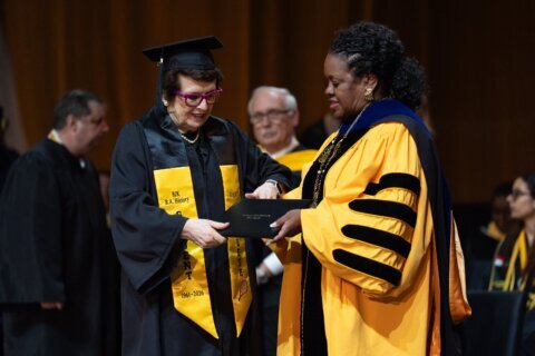 Billie Jean King, 82, earns a college degree 65 years after starting at Cal State LA
