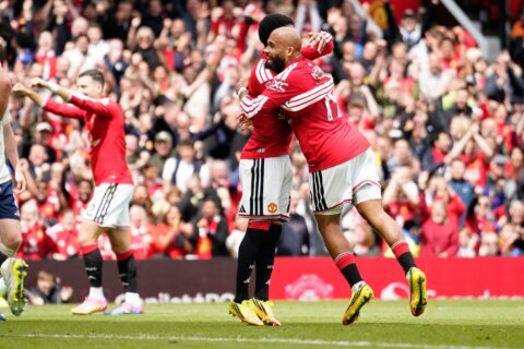 Fernandes ties assist record and another VAR controversy as Man United beat Forest