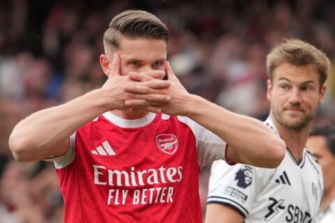 Arsenal opens up 6-point lead in Premier League title race to pile pressure on Man City