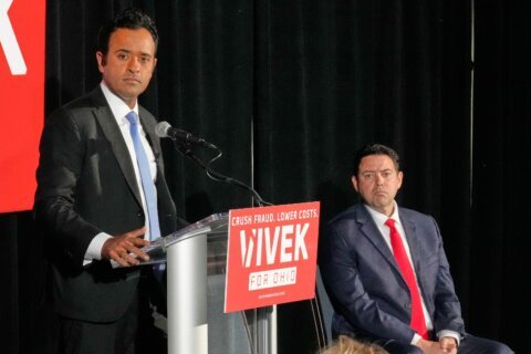 Vance takes his fight against fraud to red Ohio, muddying waters for GOP’s Vivek Ramaswamy