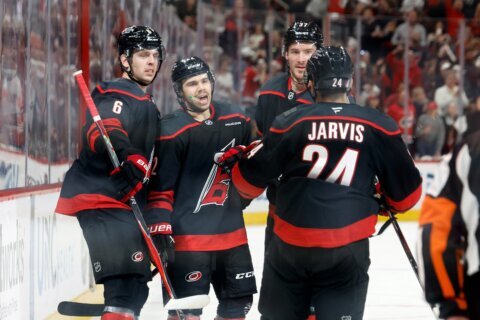 Stankoven, Andersen lead Hurricanes past Flyers 3-0 in Game 1 of 2nd-round series