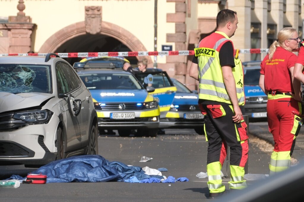 A driver plows into people in a shopping area in Germany, killing 2