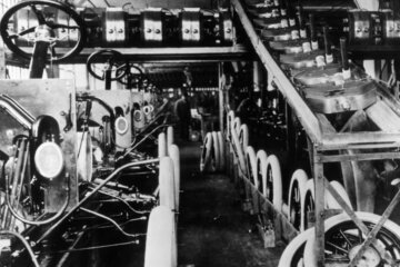 Automobile assembly line in Ford fatory