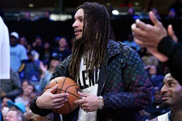 Grizzlies Clarke Death Basketball