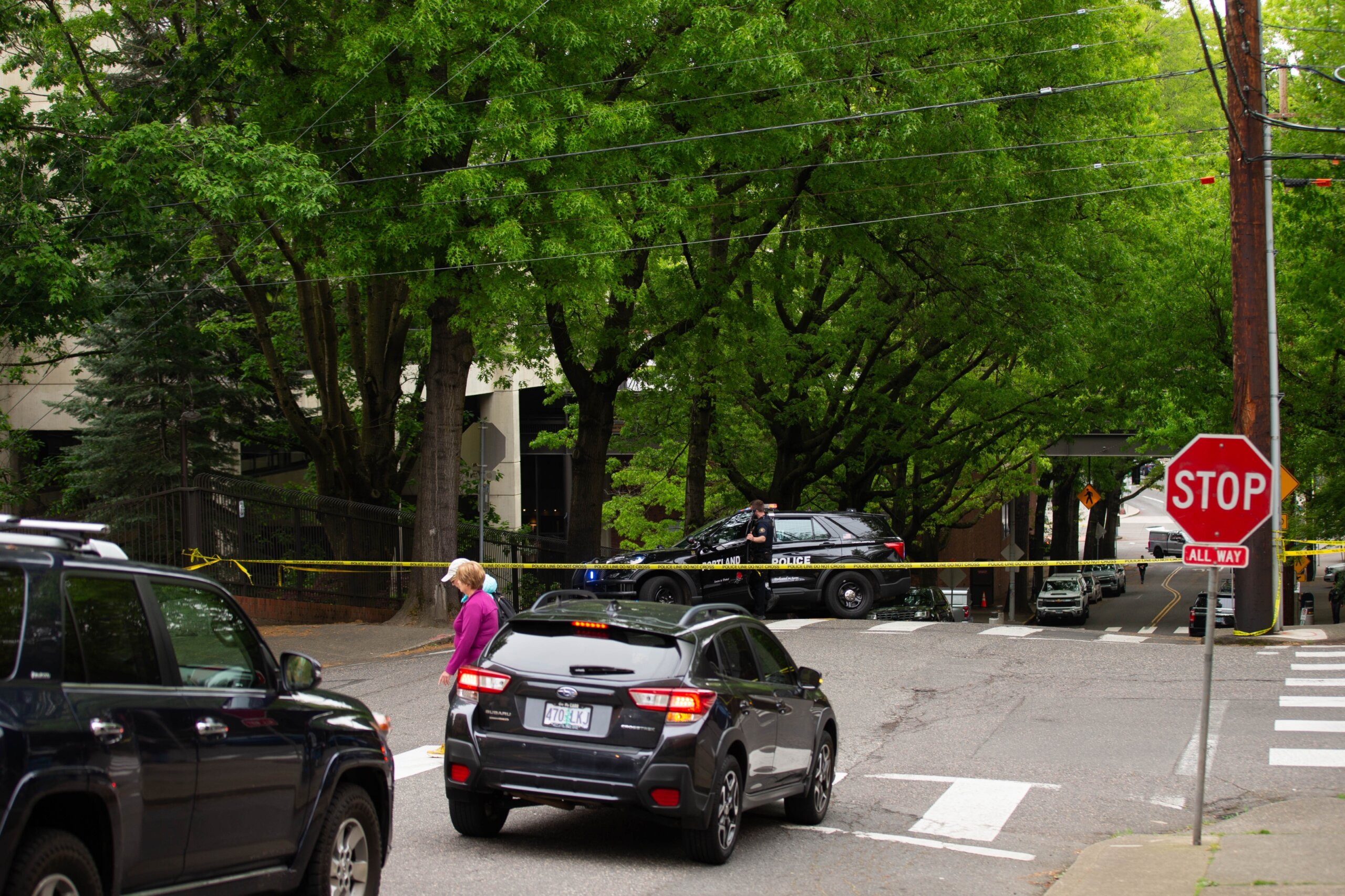 1 person dead after vehicle crashes into an Oregon health club, police say - WTOP News