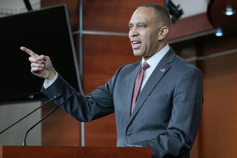 Democrats are hoping for a breakthrough as the House takes another Iran war vote