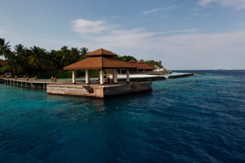Authorities search waters in the Maldives for 4 Italians killed in a cave dive after 1 body found