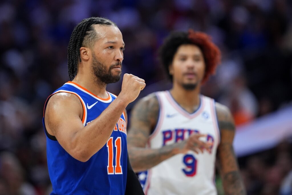 Jalen Brunson scores 33 points and helps Knicks take 3-0 lead over 76ers with 108-94 Game 3 win