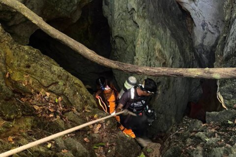 5 villagers missing in a flooded Laos cave for more than a week have been found alive, rescuers say
