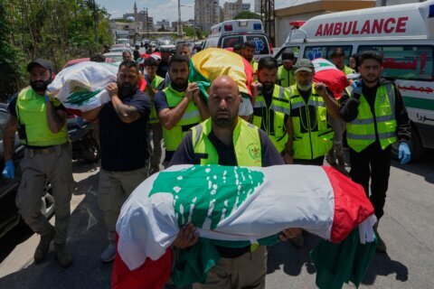 Israeli troops push deeper into Lebanon as the two sides start military talks at the Pentagon