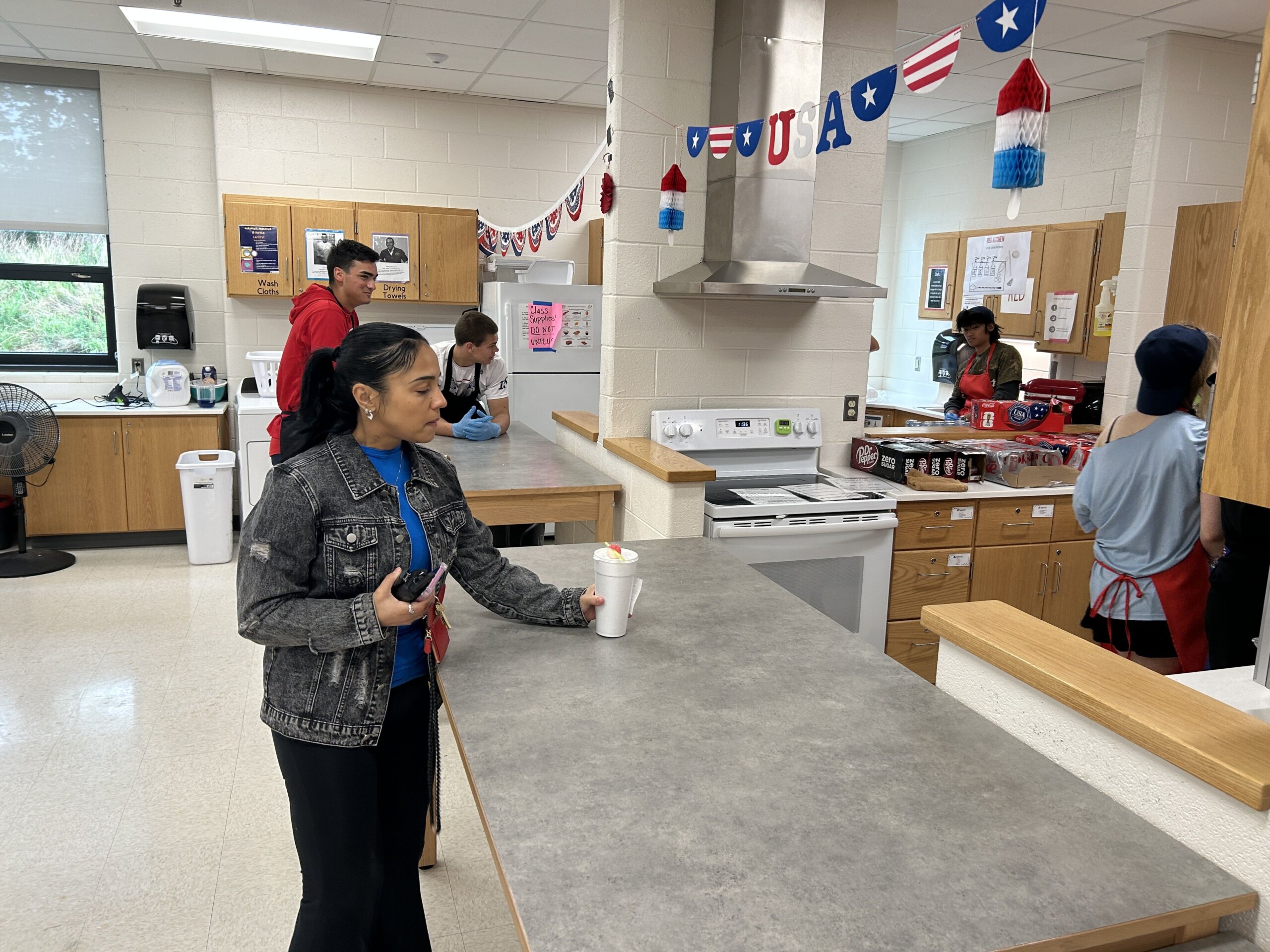 To prep kids for workforce, Loudoun Co. school turns classroom into restaurant