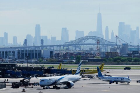 United flight landing in Newark strikes light pole on New Jersey Turnpike, FAA says