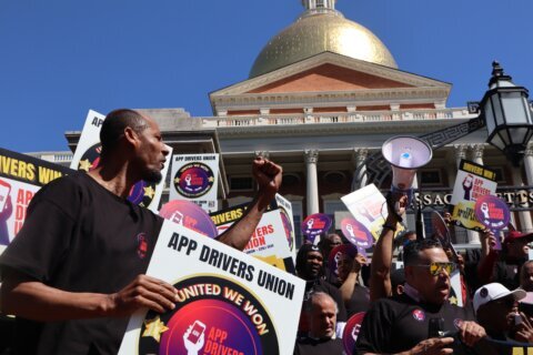Massachusetts Uber, Lyft drivers certify first statewide ride-hailing union amid automation fears