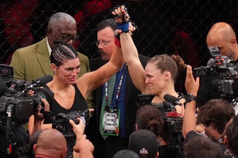 Ronda Rousey stops Gina Carano with an armbar 17 seconds into their double comeback bout
