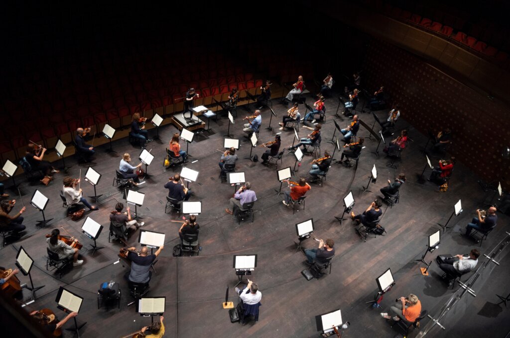 Elim Chan hired as San Francisco Symphony’s first female music director