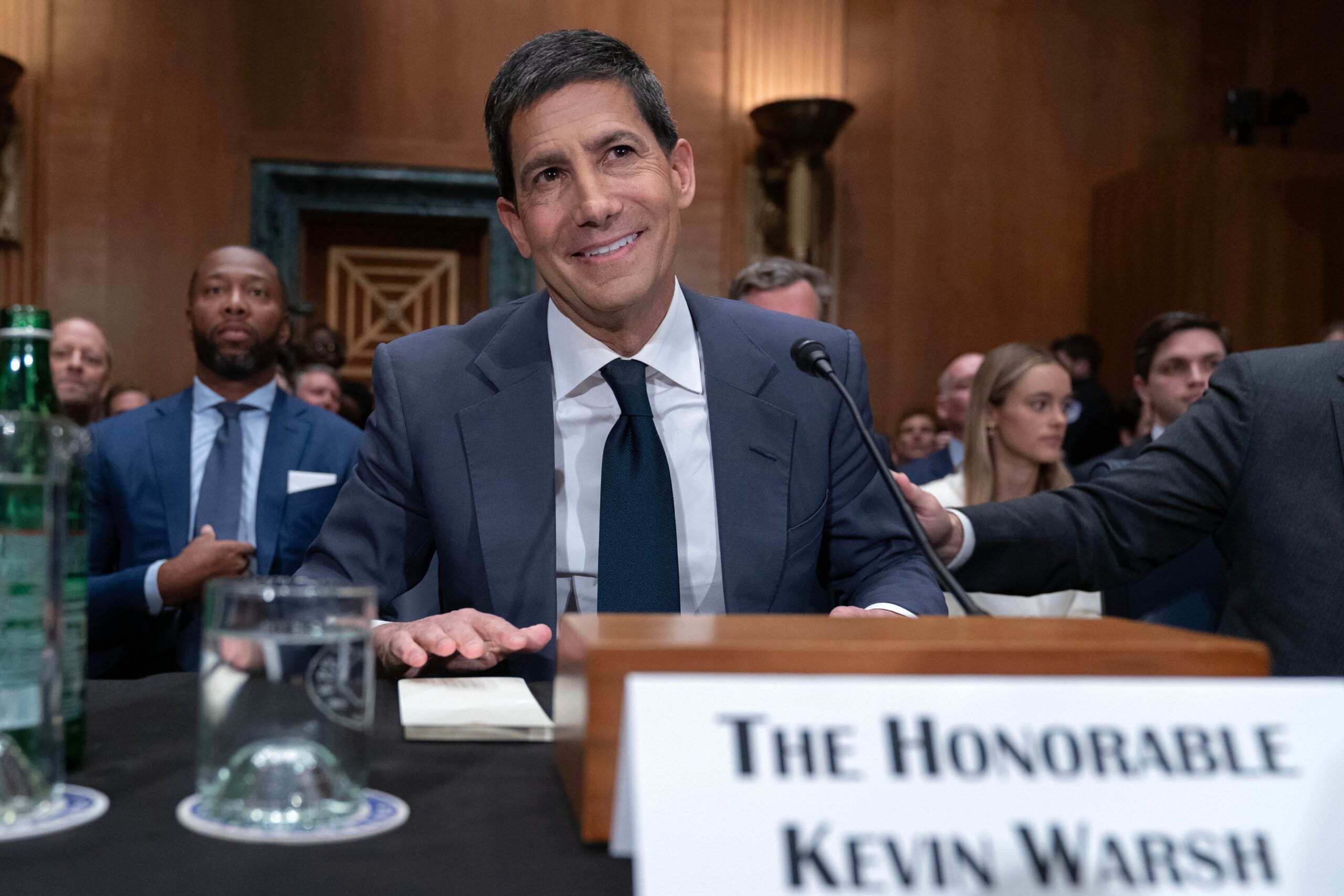 Senat Mengonfirmasi Pilihan Trump Warsh sebagai Ketua Federal Reserve, Mengikuti Powell