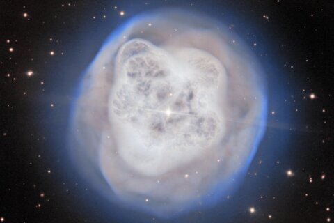 Dying star resembles a billowing crystal ball in new telescope photo