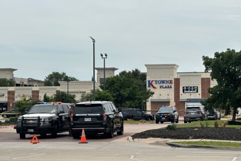 2 killed and 3 injured in shootings near a shopping mall north of Dallas, police say