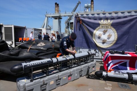 Britain’s navy prepares to clear mines in the Strait of Hormuz while waiting for a peace deal