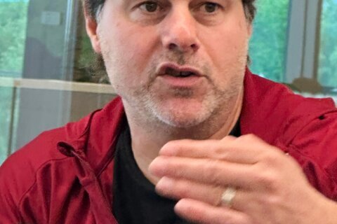 Pochettino says agent spoke with AC Milan, others, no decision on future until after World Cup