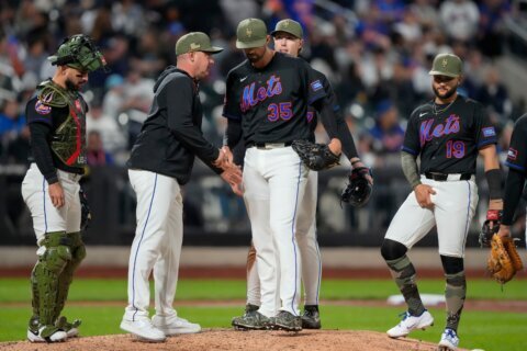 Mets pitcher Clay Holmes sidelined indefinitely with broken leg after getting hit by line drive