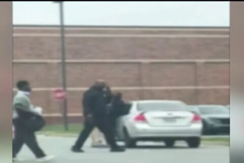 Acusan a adolescente que resultó herido durante balacera en escuela de Silver Spring