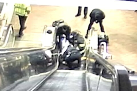 ¿Cómo murió el hombre que quedó atrapado en una escalera eléctrica? Esto revela la investigación