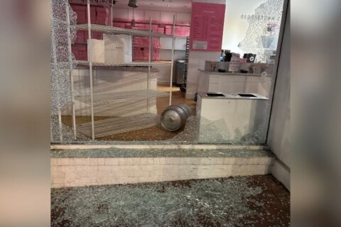 Search for suspect who threw beer keg through Georgetown bakery window in Northwest DC