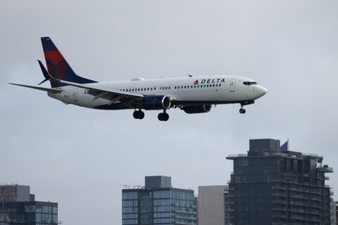Delta elimina el servicio de comida y bebida en los vuelos cortos