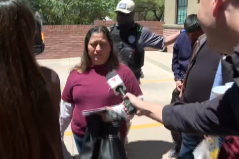 ICE libera a padres de joven con cáncer terminal; ahora van camino a reunirse con él en México