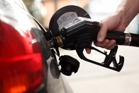 La gasolina sigue subiendo: precio promedio nacional sube a $4.46 por galón