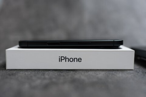 Algunos dueños de iPhone podrían recibir pagos tras acuerdo de Apple por $250 millones