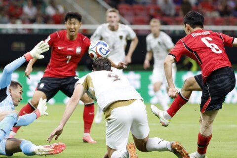 Corea del Sur empata ante Chequia con una golazo de In-Beom Hwang
