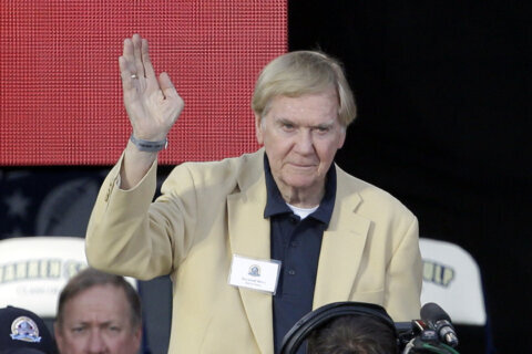 Raymond Berry, Hall of Fame wide receiver, dies at the age of 93