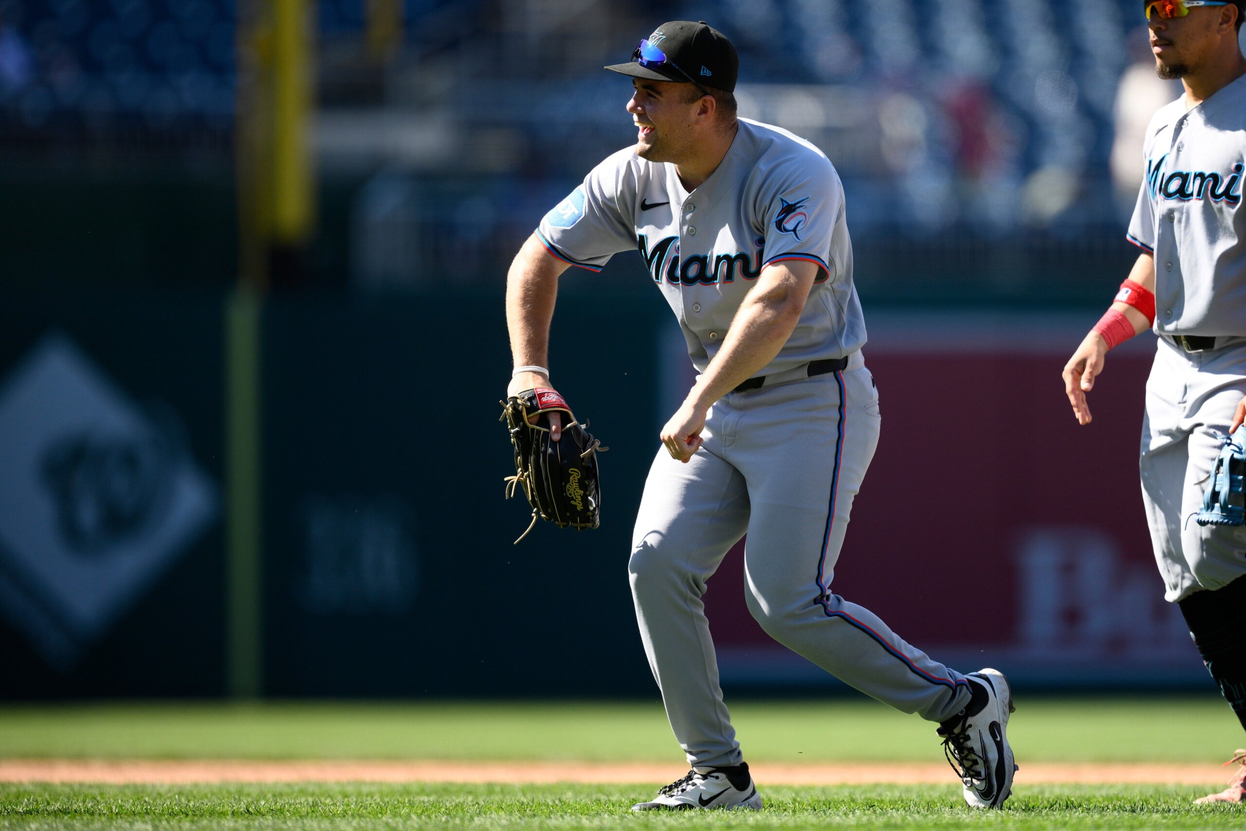 Marlins finish off a 3-game sweep in Washington with a 4-1 win over the Nationals