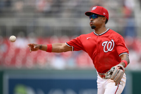 Nationals play the Royals on home winning streak