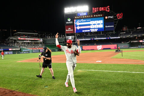 Derek Hill hits 2-out, 2-run pinch homer in 9th to lift the Phillies past the Nationals, 5-4