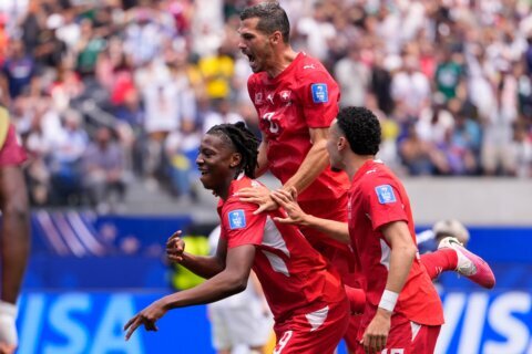 Switzerland coach uses hydration break to spark late goal barrage in 4-1 World Cup win over Bosnia